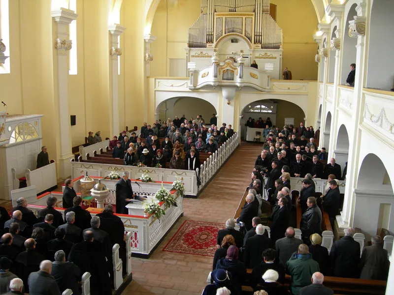 Sípos Tas Töhötöm esperes úr beiktatása a gyomai Református Templomban