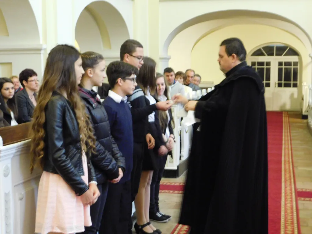 Pünkösdi istentisztelet, konfirmáció és konfirmandus találkozó 2016