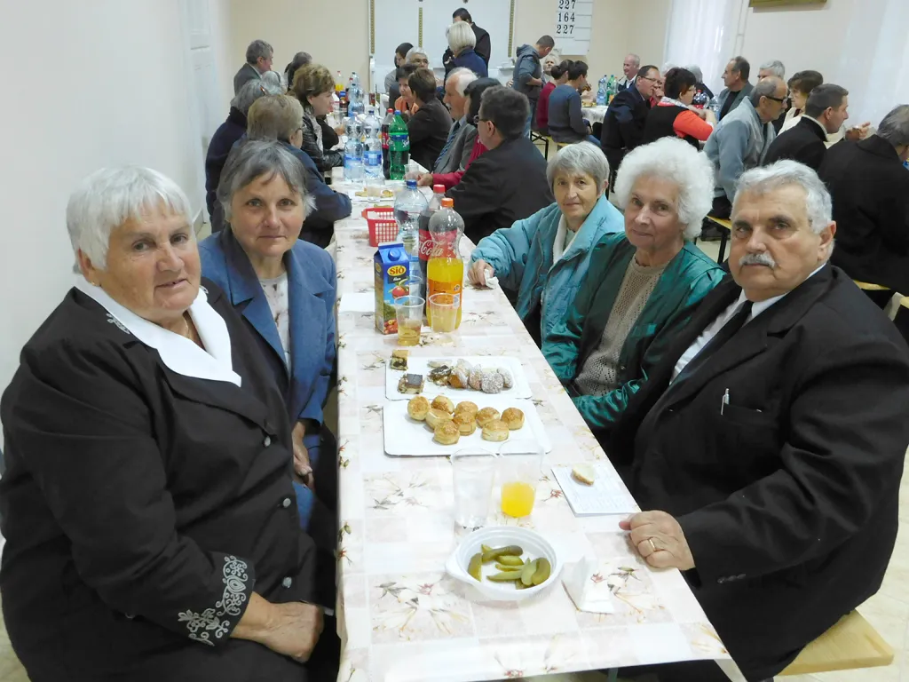 Pünkösdi istentisztelet, konfirmáció és konfirmandus találkozó 2016