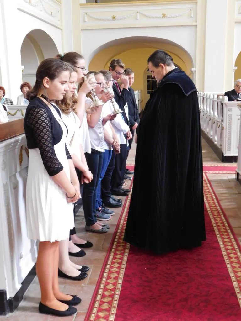Pünkösdi istentisztelet, konfirmáció és konfirmandus találkozó 2017